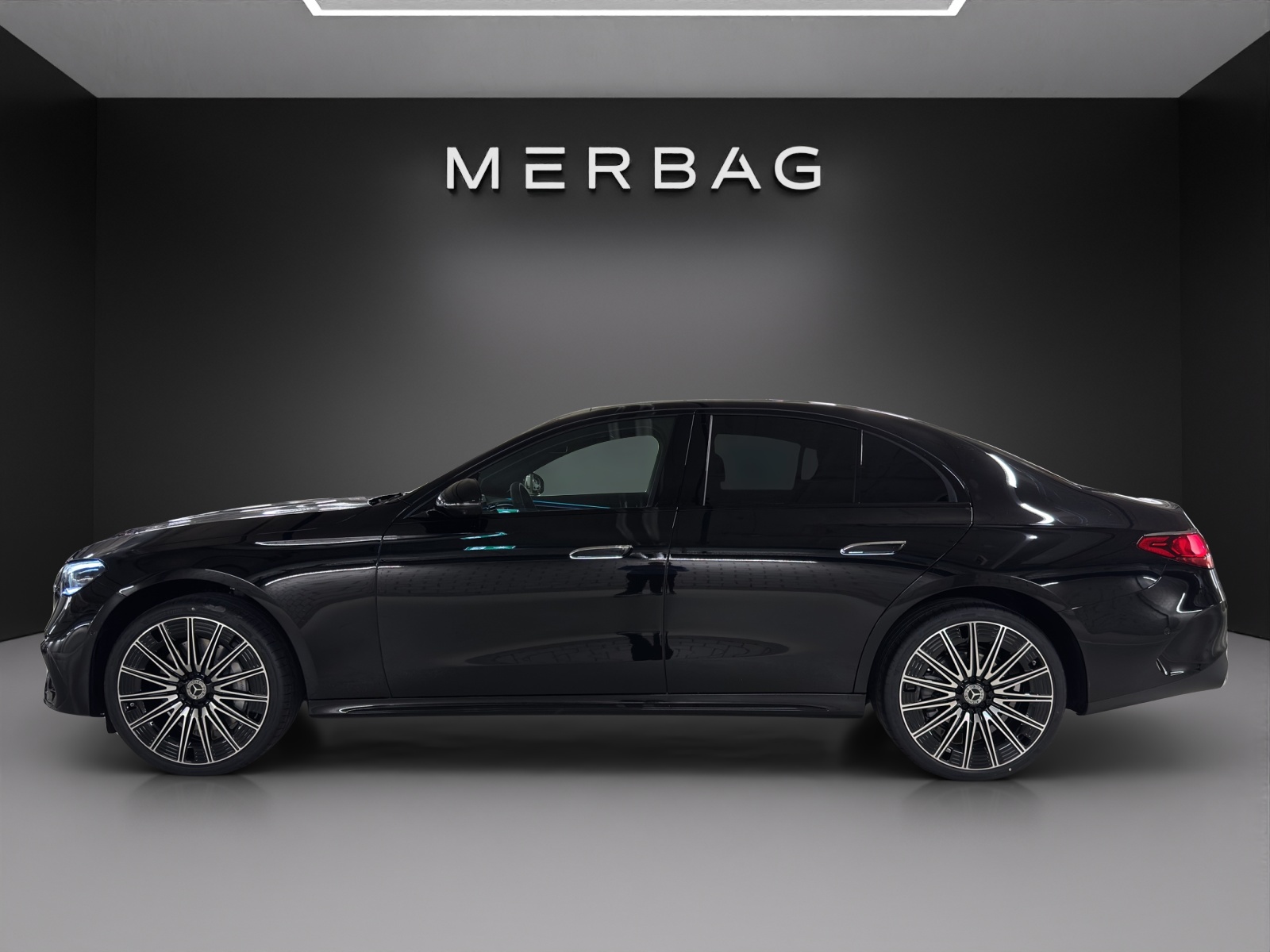 MERCEDES-BENZ E 220 d 4Matic 9G-Tronic - 4