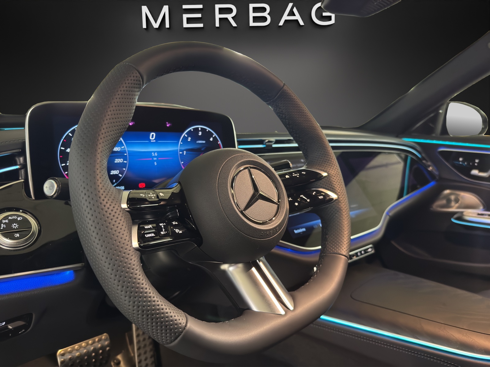 MERCEDES-BENZ E 220 d 4Matic 9G-Tronic - 11