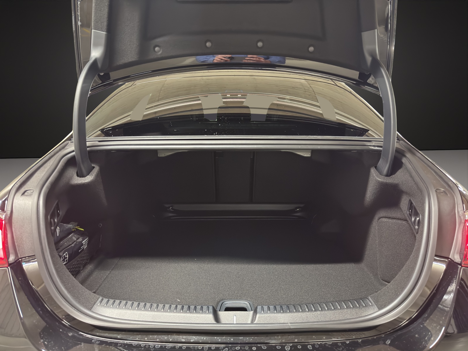 MERCEDES-BENZ E 220 d 4Matic 9G-Tronic - 16