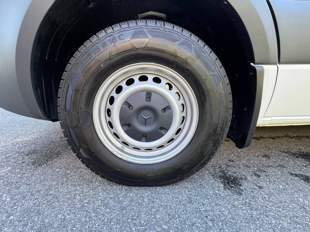 MERCEDES-BENZ eSprinter 420 Pro Aufbau mit Hebebühne 4325 L 81 kWh - 16