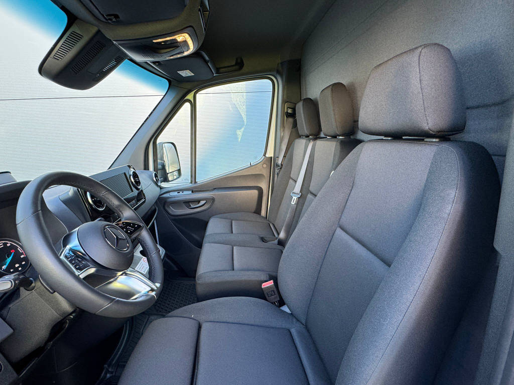 MERCEDES-BENZ eSprinter 420 Pro Aufbau mit Hebebühne 4325 L 81 kWh - 7