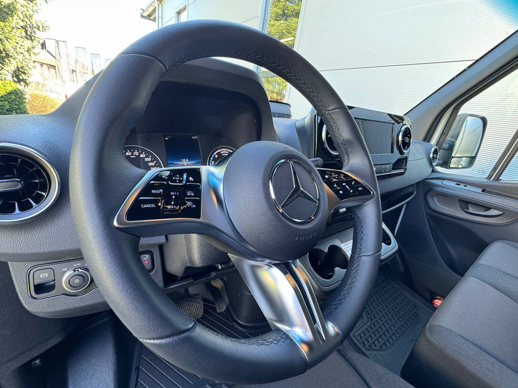 MERCEDES-BENZ eSprinter 420 Pro Aufbau mit Hebebühne 4325 L 81 kWh - 8