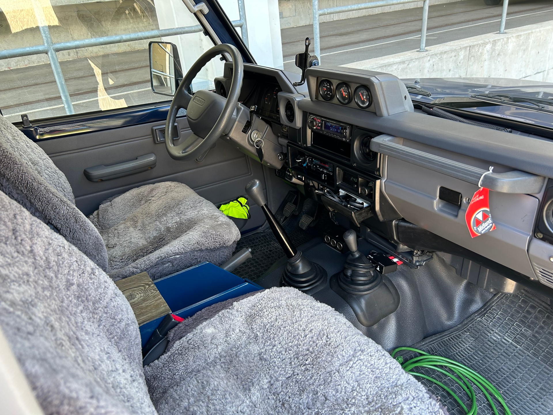 TOYOTA Land Cruiser 400 Hdt Long 4.2D - 10