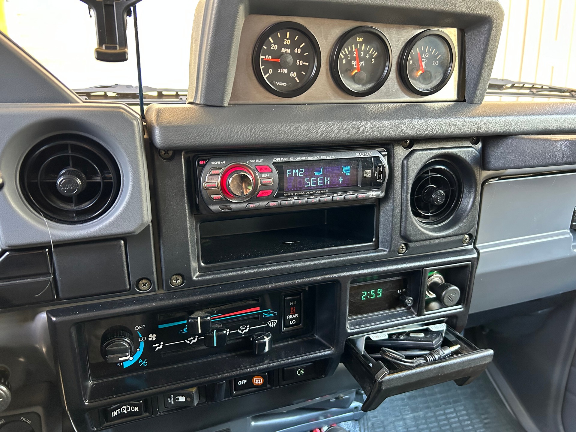 TOYOTA Land Cruiser 400 Hdt Long 4.2D - 11