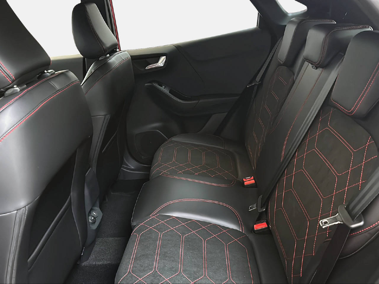 FORD Puma 1.0 EcoB Hybrid 155 ST-Line X - 11