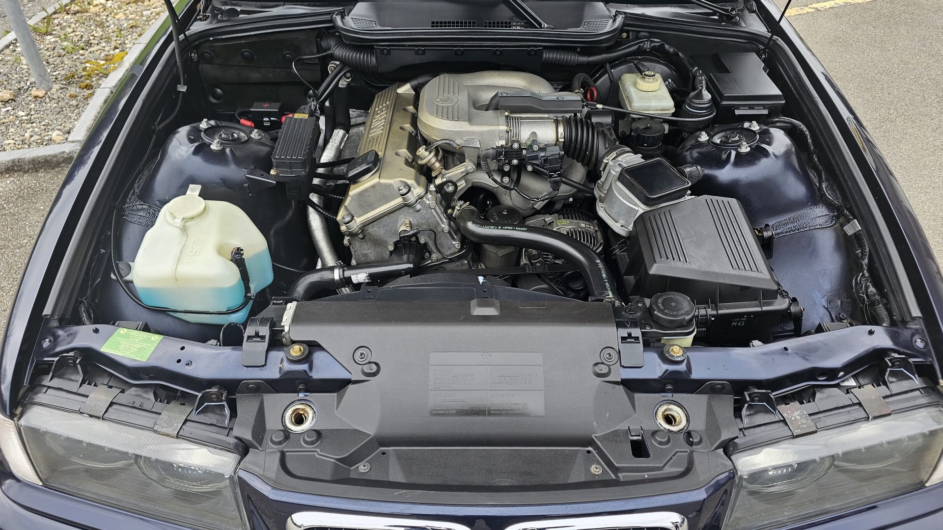 BMW 318i Cabrio Exclusiv - 4