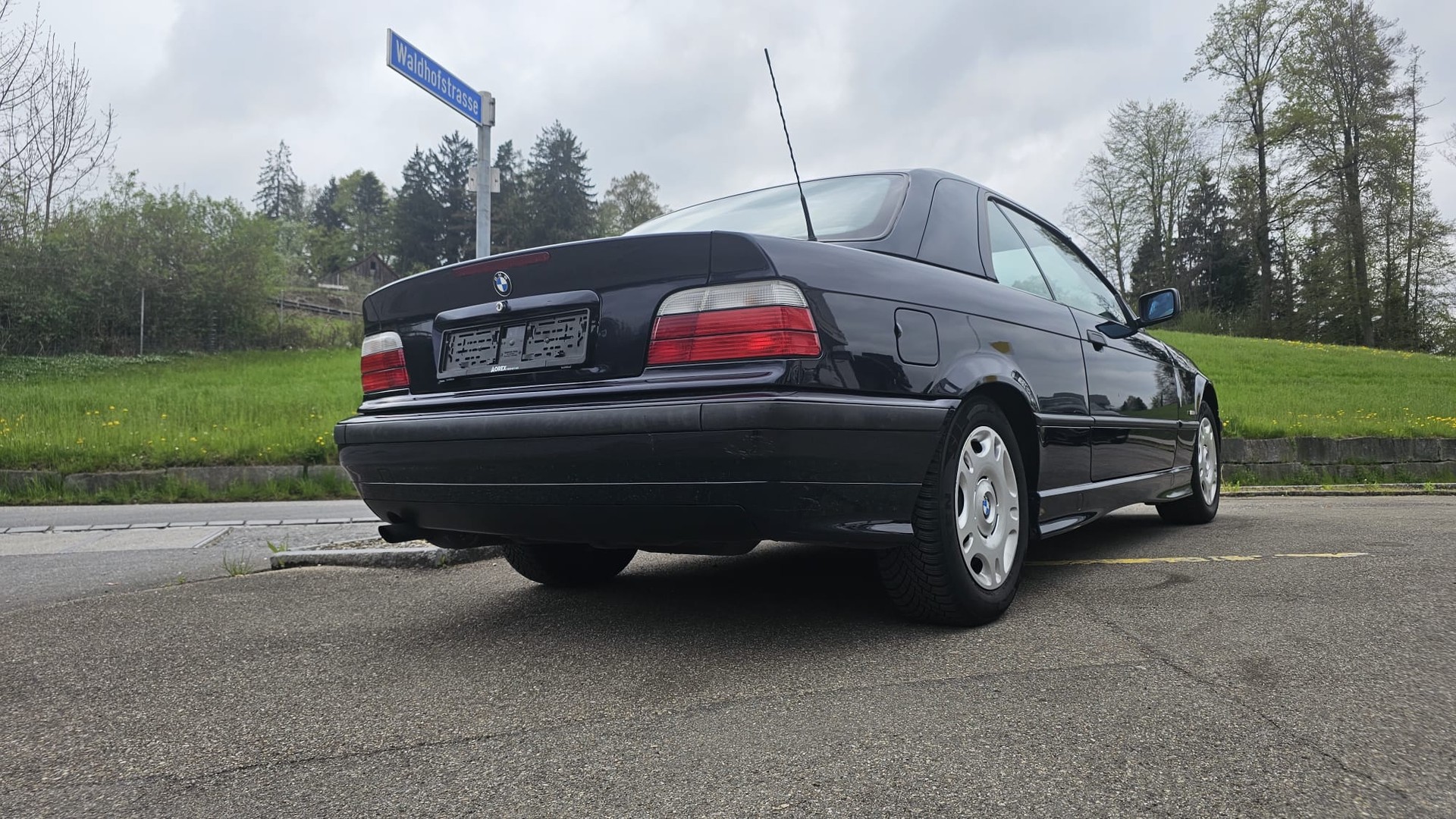 BMW 318i Cabrio Exclusiv - 6