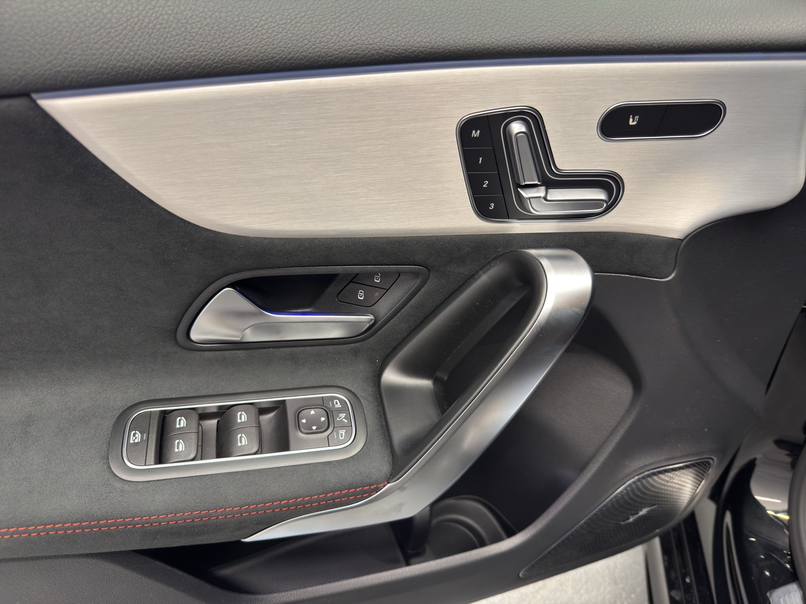 MERCEDES-BENZ AMG A 35 4Matic - 12