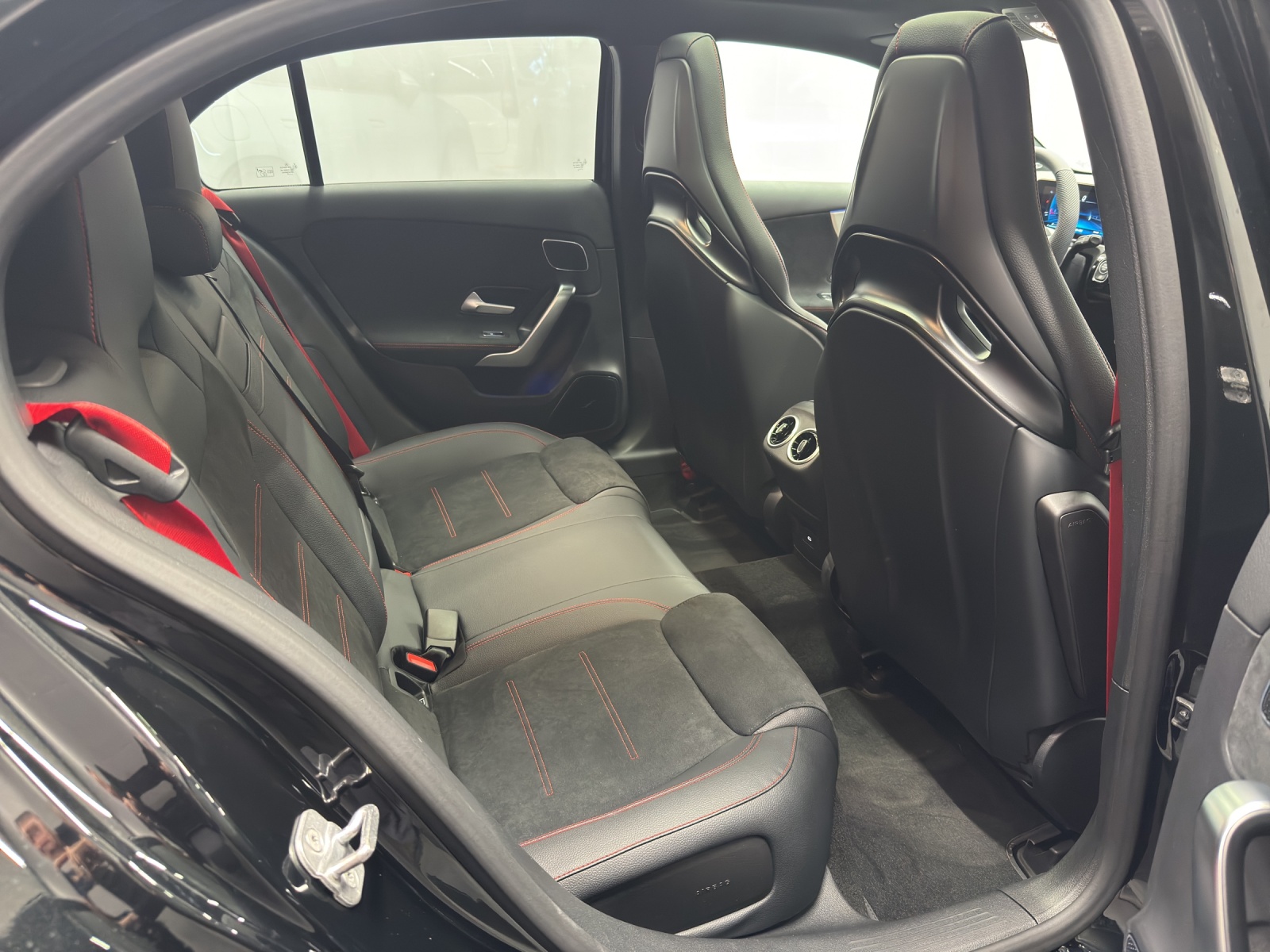 MERCEDES-BENZ AMG A 35 4Matic - 10