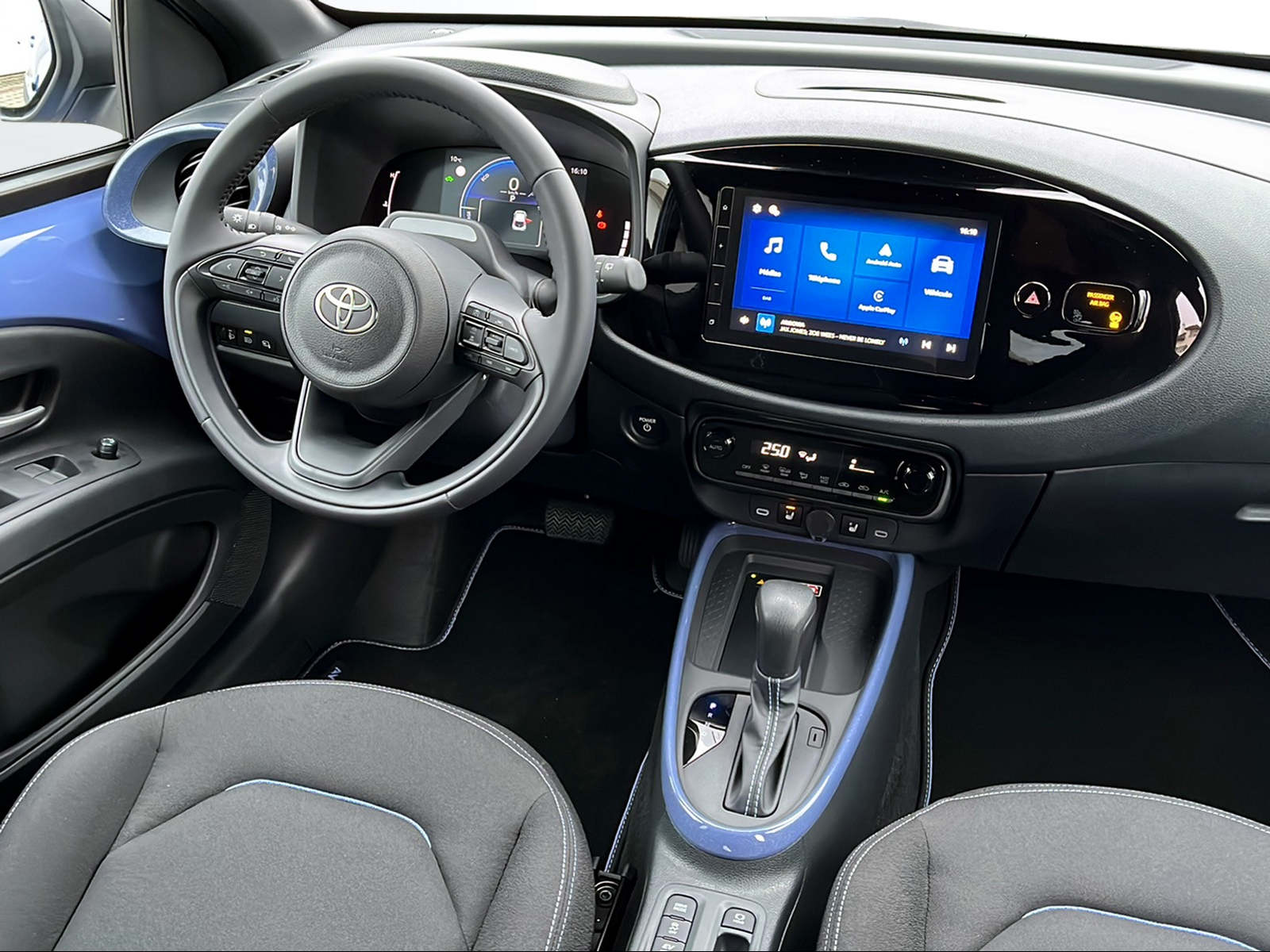 TOYOTA Aygo X 1.0 VVT-i Trend CVT - 8