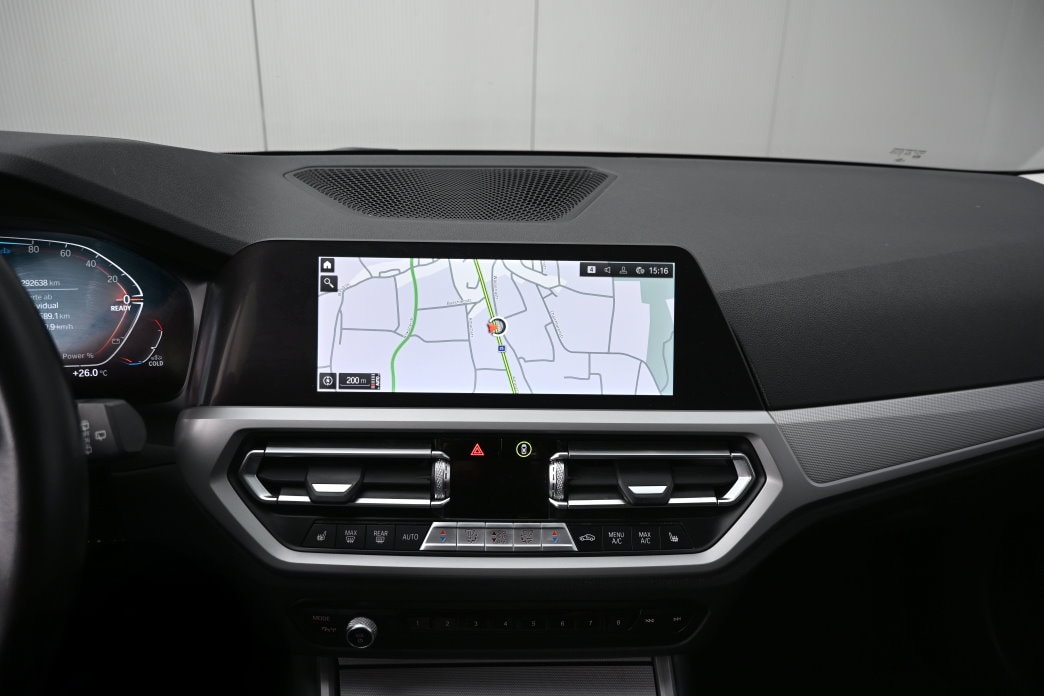 BMW 320d xDrive 48V Touring Steptronic - 12