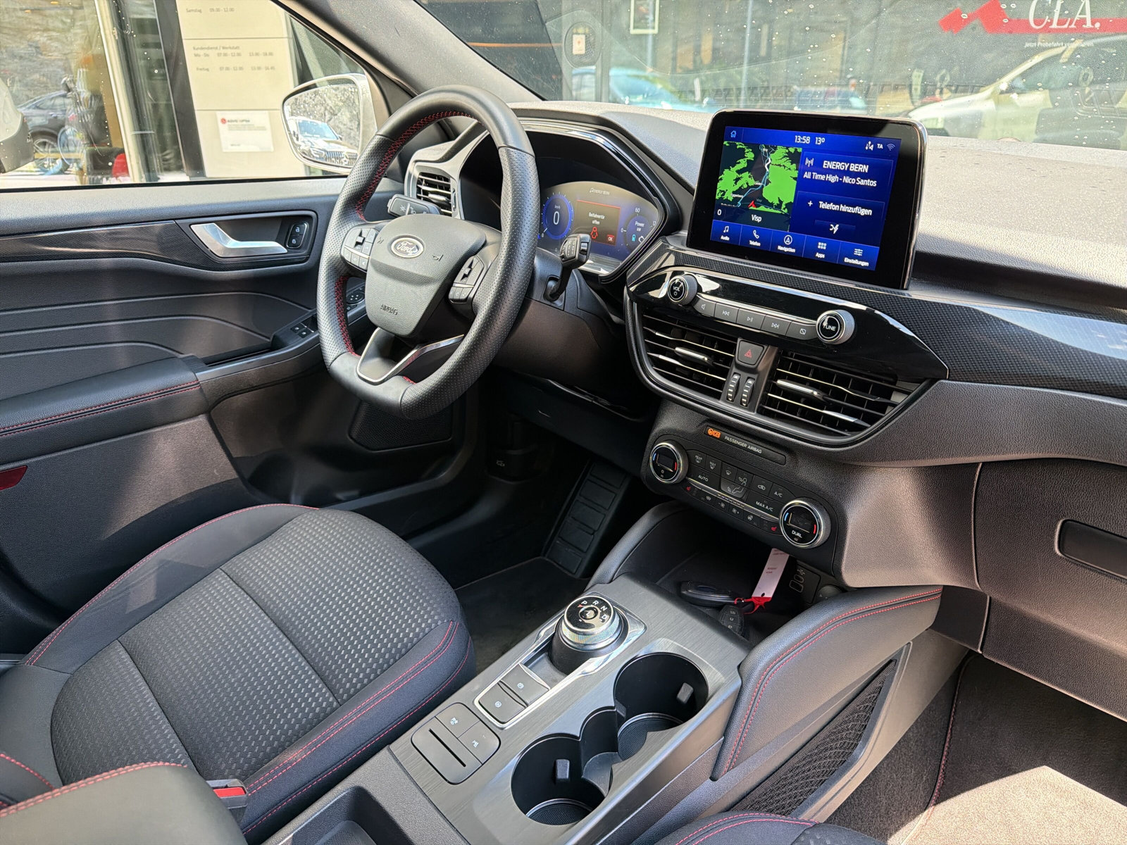FORD Kuga 2.5 FHEV ST-Line 4W - 22