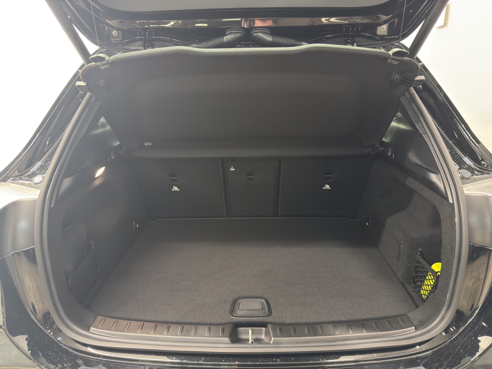 MERCEDES-BENZ GLA 200 AMG Line Night Star - 11