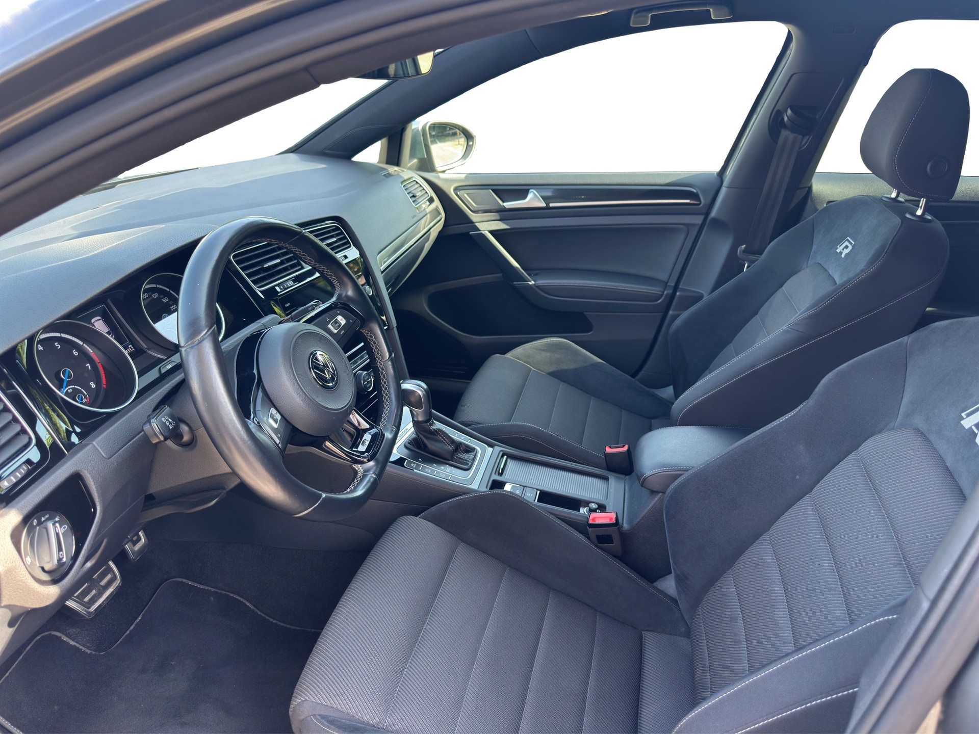 VW Golf 2.0 TSI R 4Motion DSG - 10