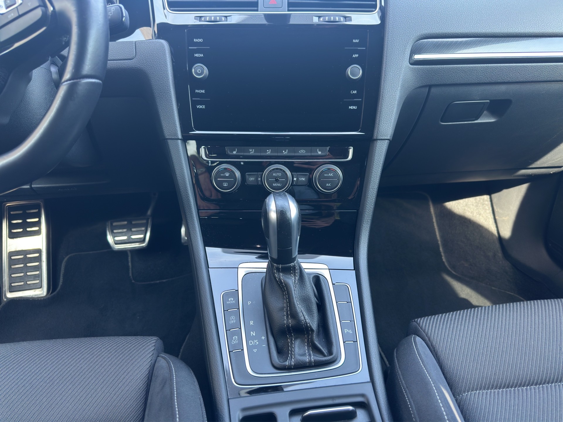 VW Golf 2.0 TSI R 4Motion DSG - 14