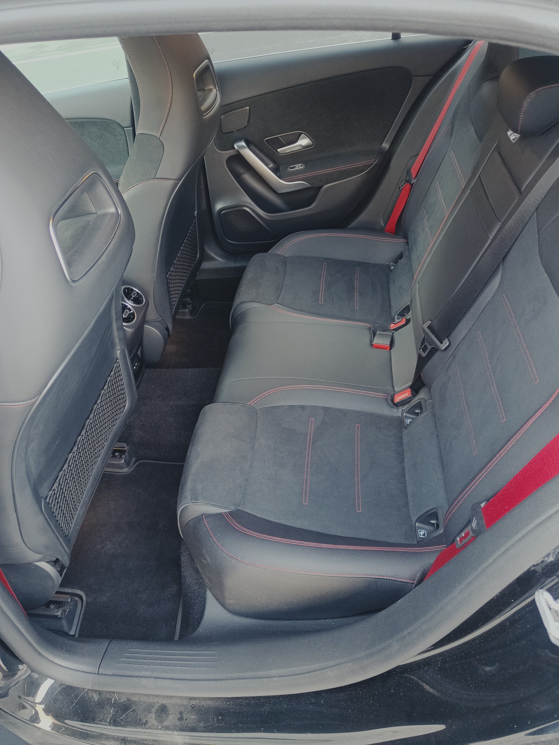 MERCEDES-BENZ A 35 AMG 4Matic Speedshift - 8