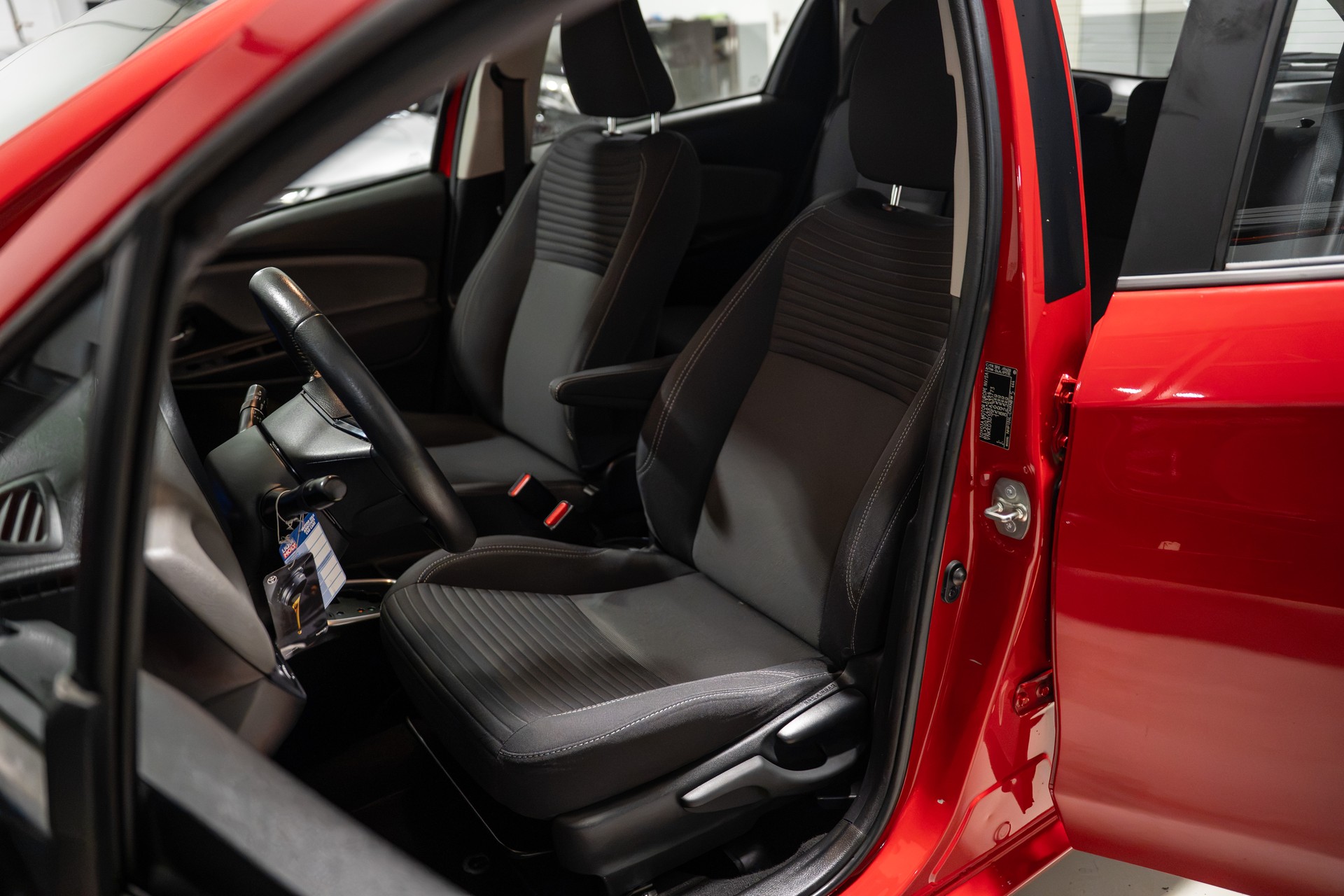 TOYOTA Yaris 1.5 VVT-i Hybrid Trend e-CVT - 8