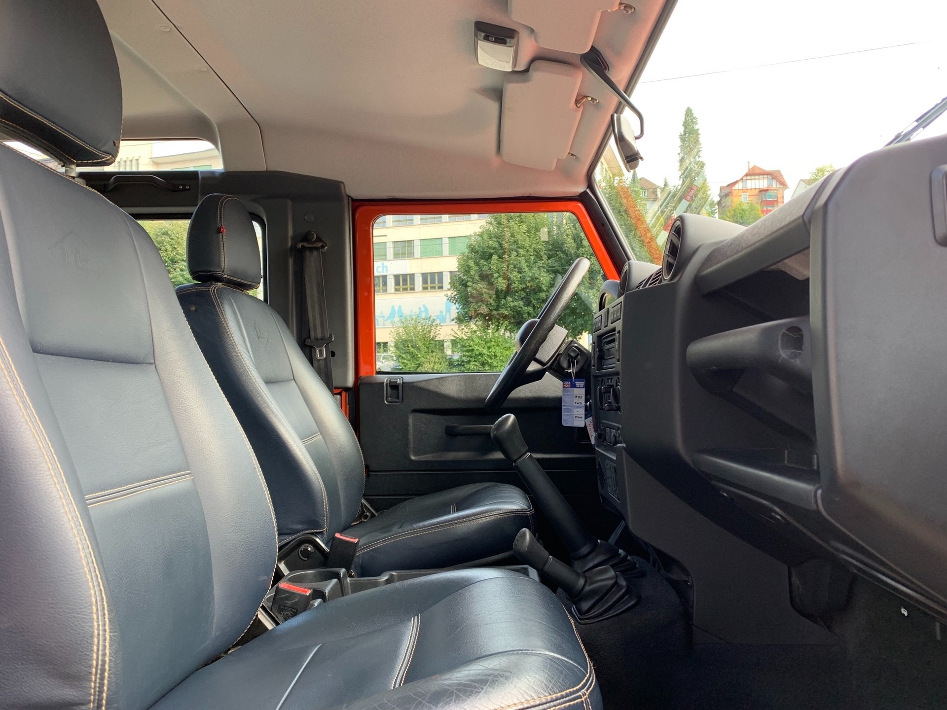 LAND ROVER Defender 90 SW 2.4Tdc - 9