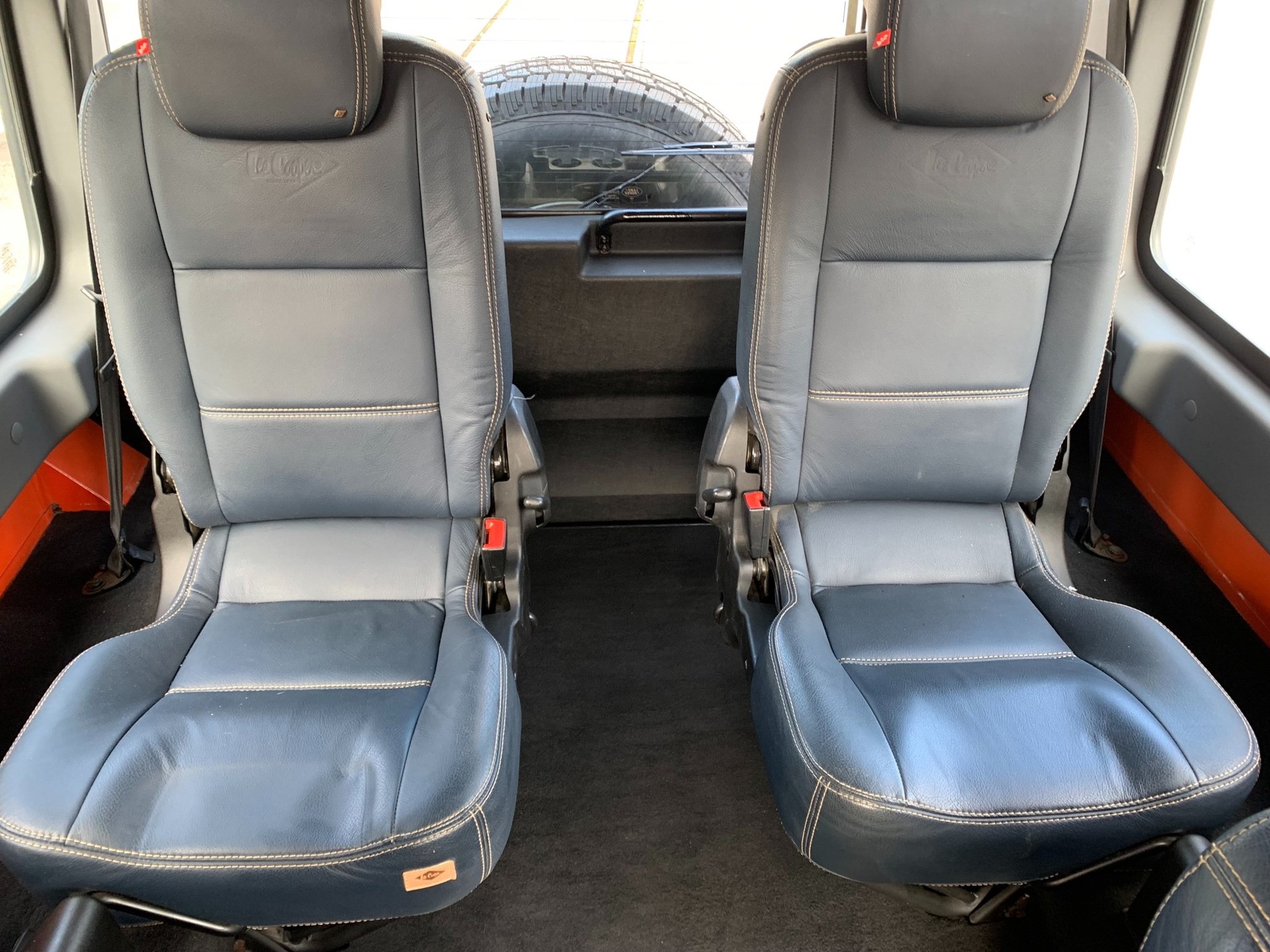 LAND ROVER Defender 90 SW 2.4Tdc - 11