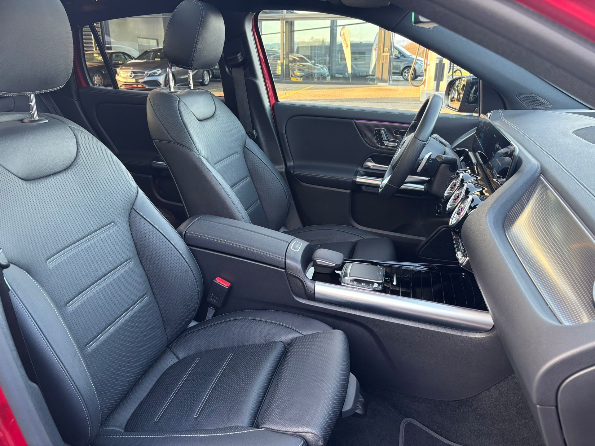 MERCEDES-BENZ EQA 350 AMG-Line 4Matic - 8