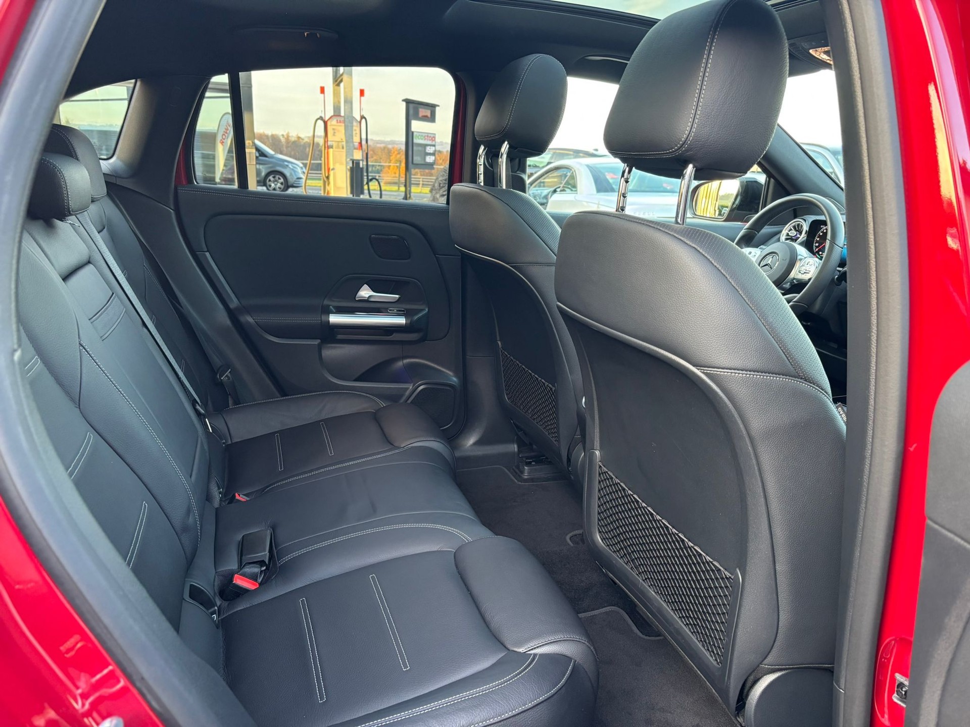 MERCEDES-BENZ EQA 350 AMG-Line 4Matic - 9
