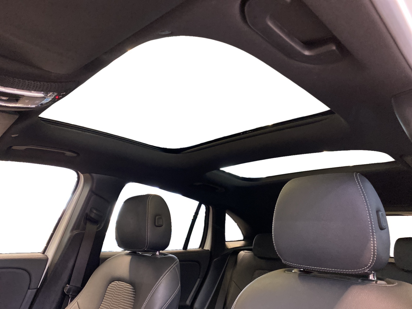 MERCEDES-BENZ EQA 350 - 13