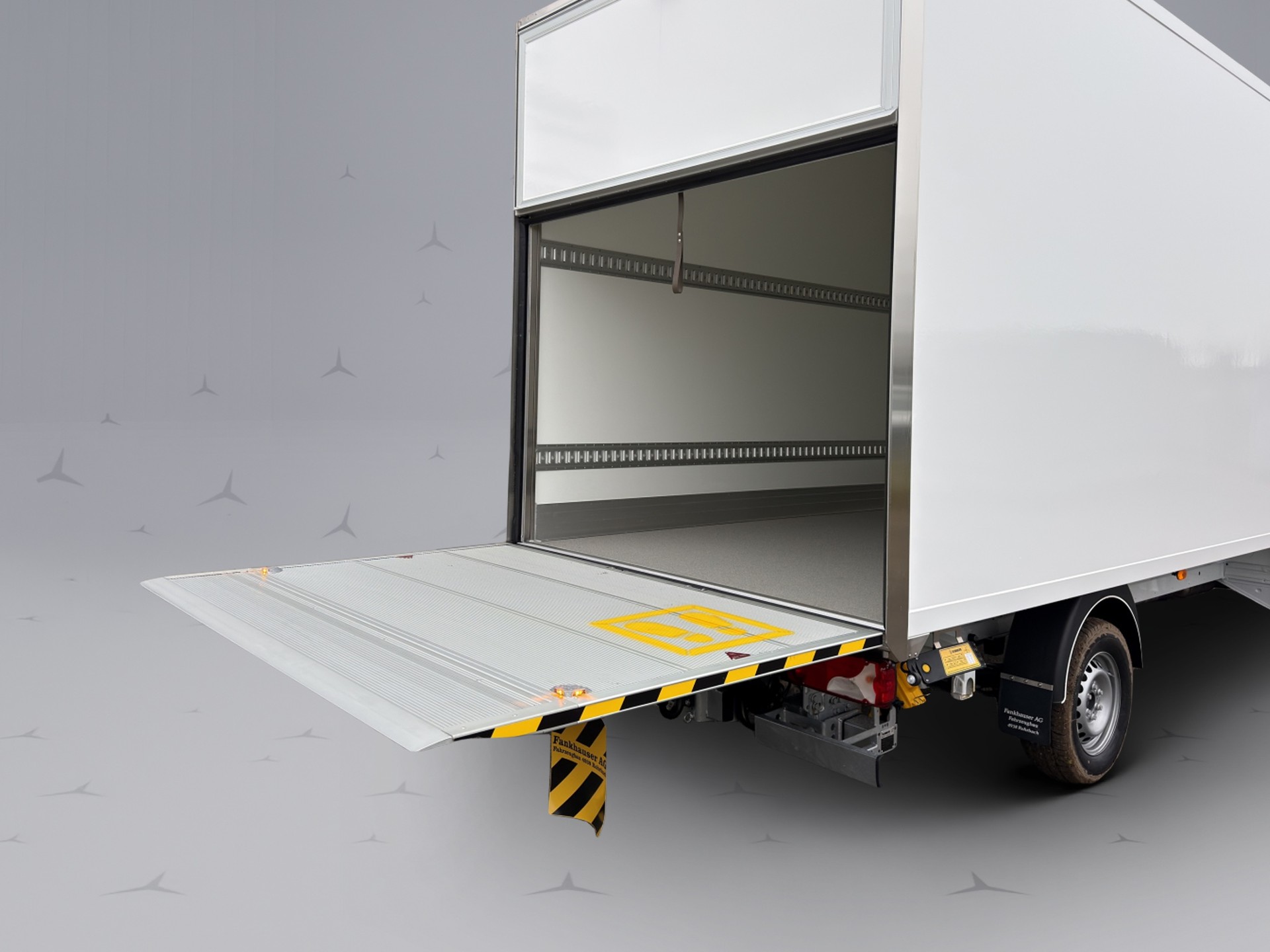 MERCEDES-BENZ Sprinter 319 CDI SELECT CH 4325mm L - 14