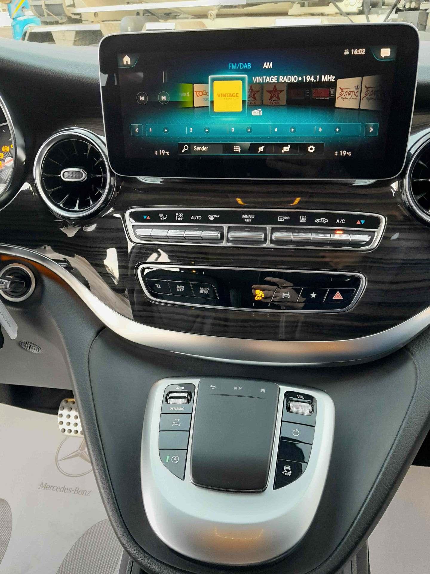 MERCEDES-BENZ V 300d Avantgarde L 4x4 - 12