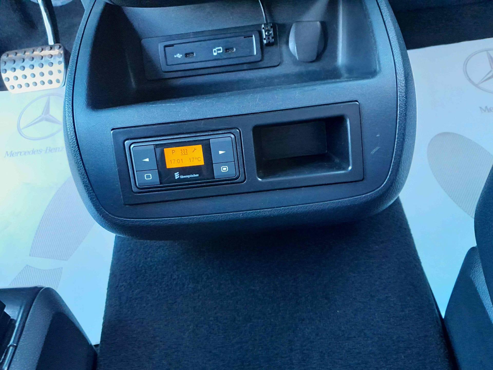 MERCEDES-BENZ V 300d Avantgarde L 4x4 - 13