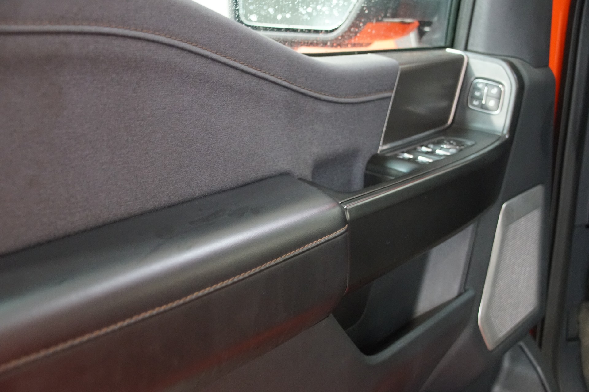 FORD F-Pickup Raptor Super Crew - 17