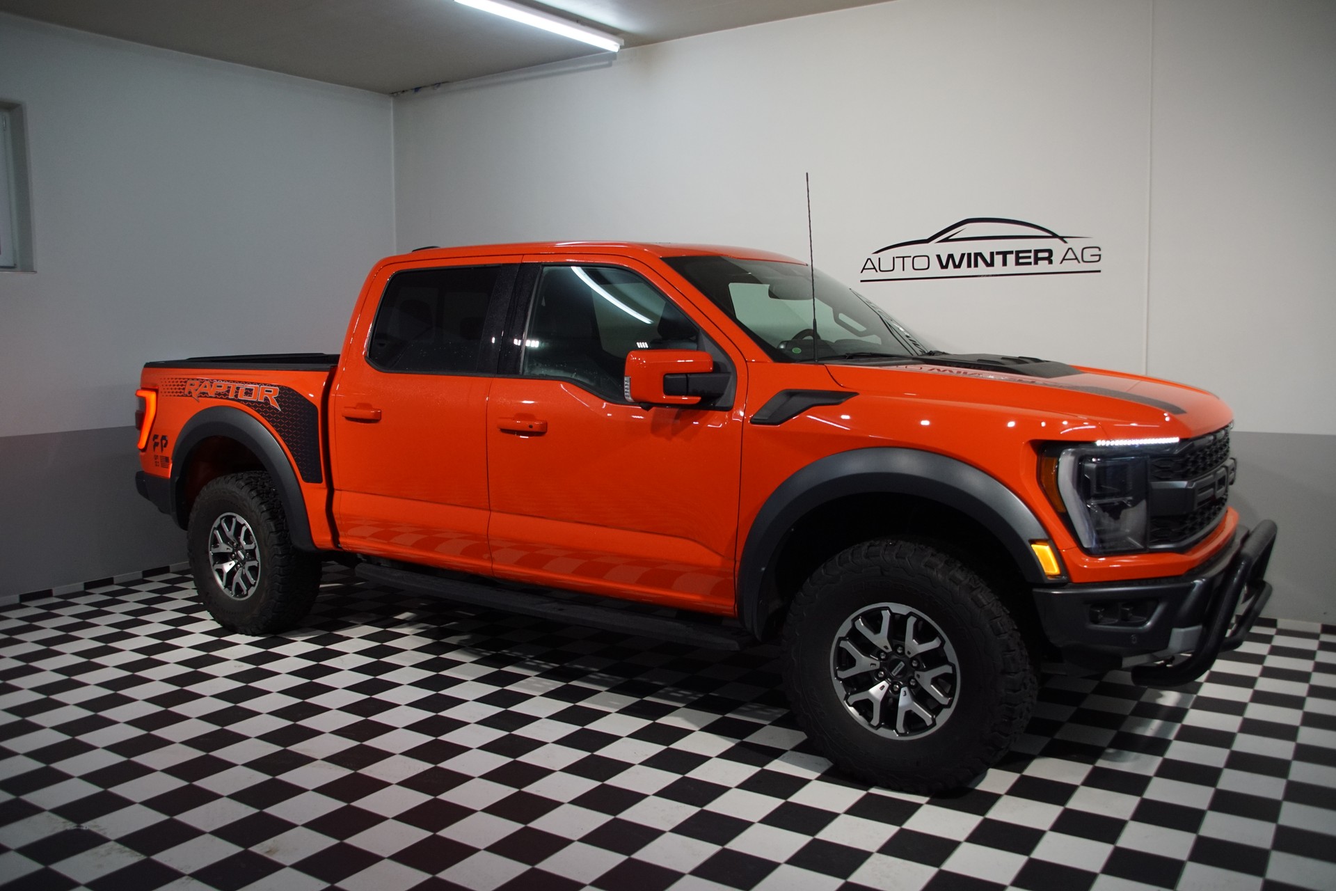 FORD F-Pickup Raptor Super Crew - 2