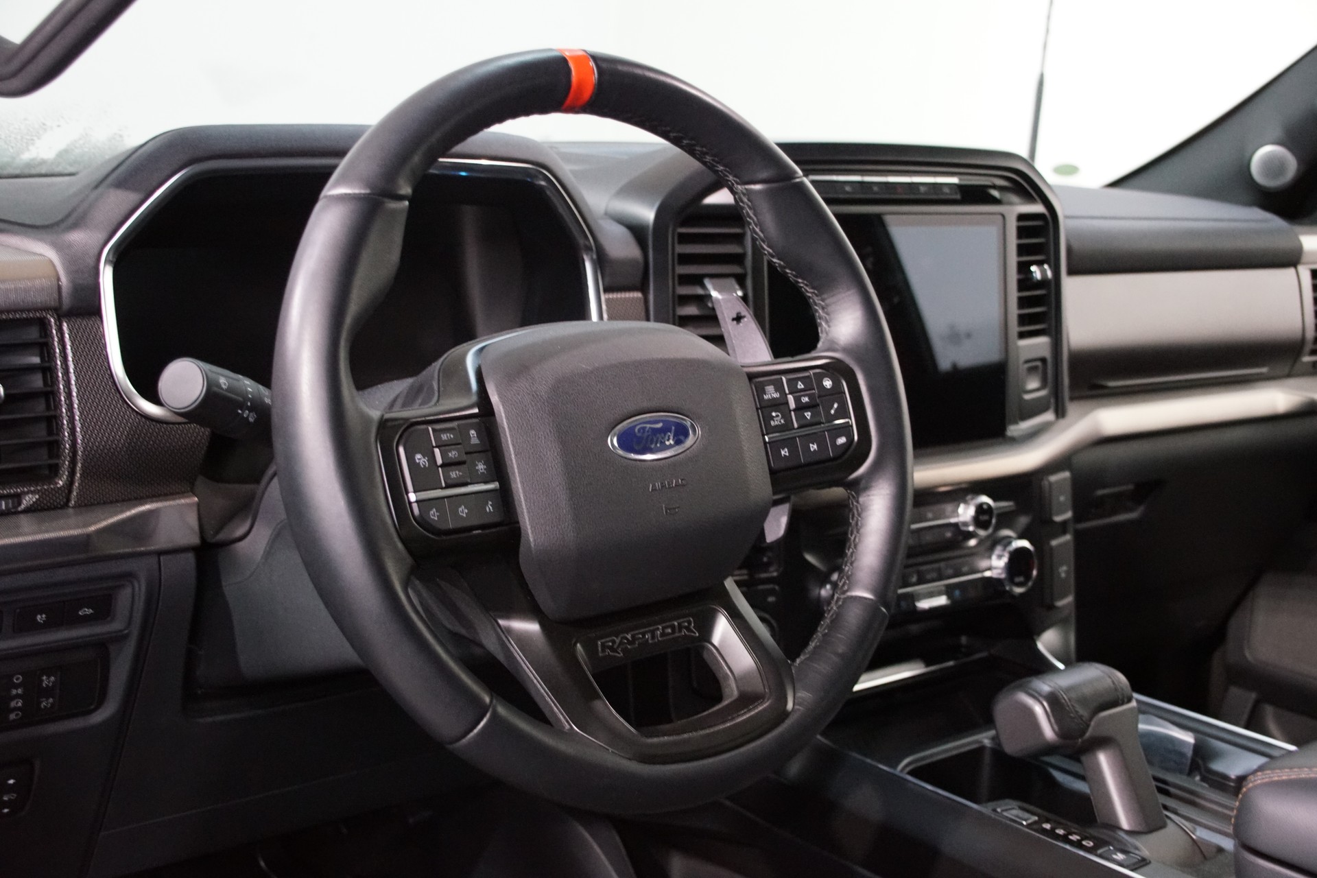 FORD F-Pickup Raptor Super Crew - 18