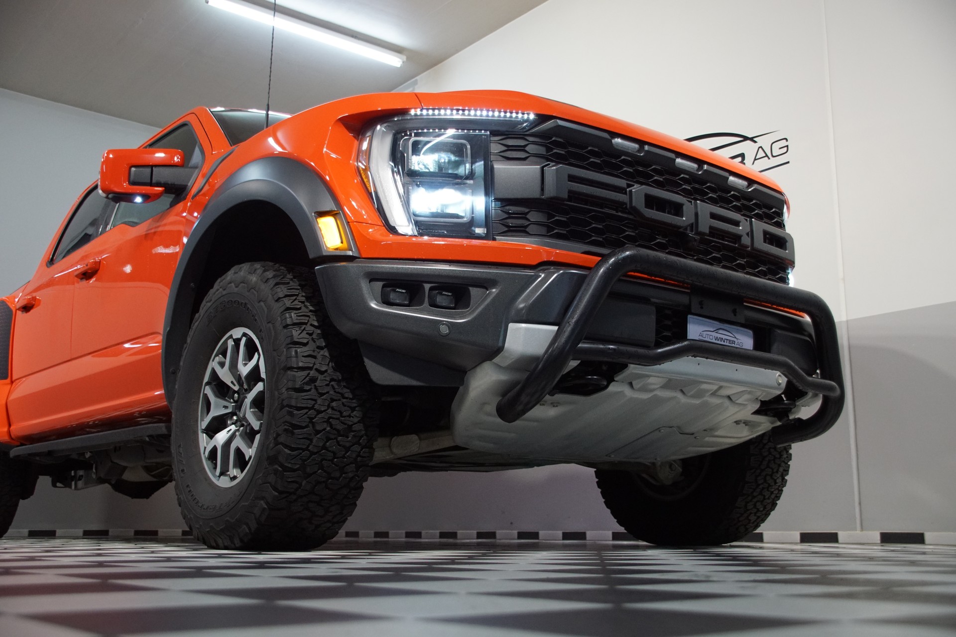 FORD F-Pickup Raptor Super Crew - 4