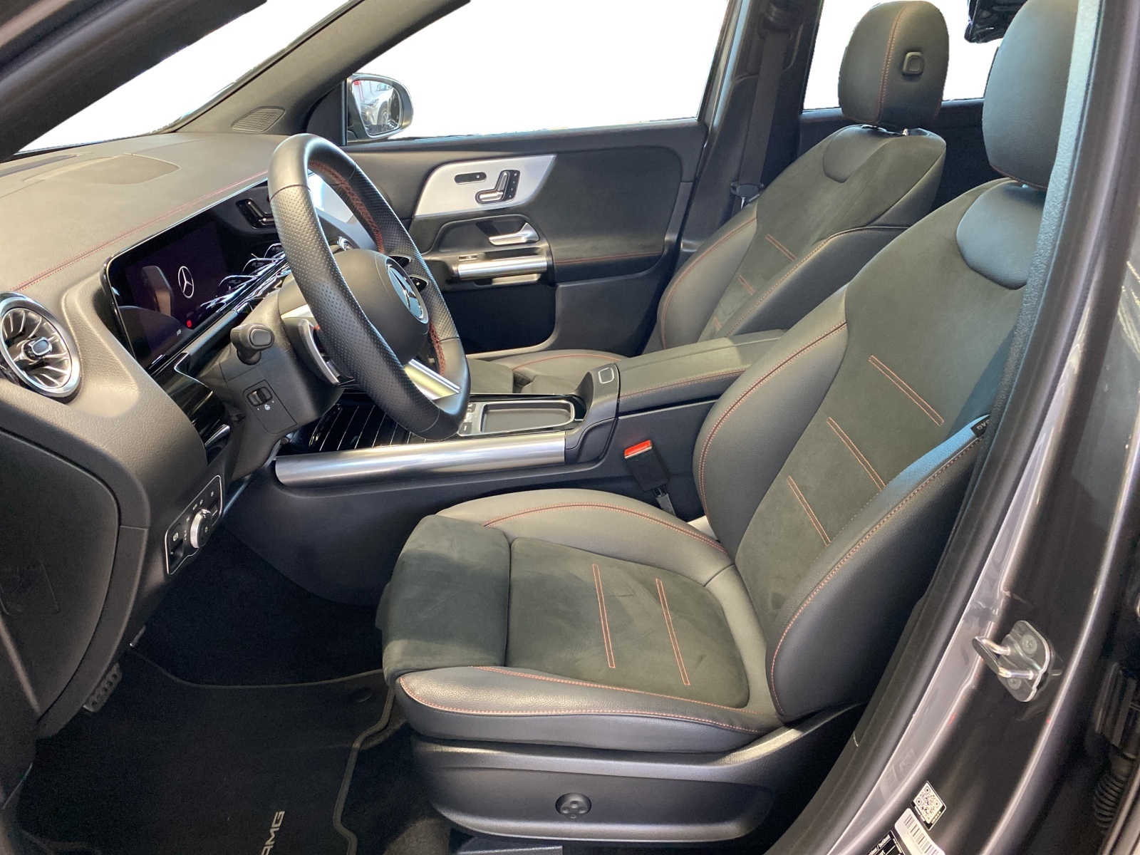 MERCEDES-BENZ EQA 350 Excellence AMG Line 4MATIC - 8