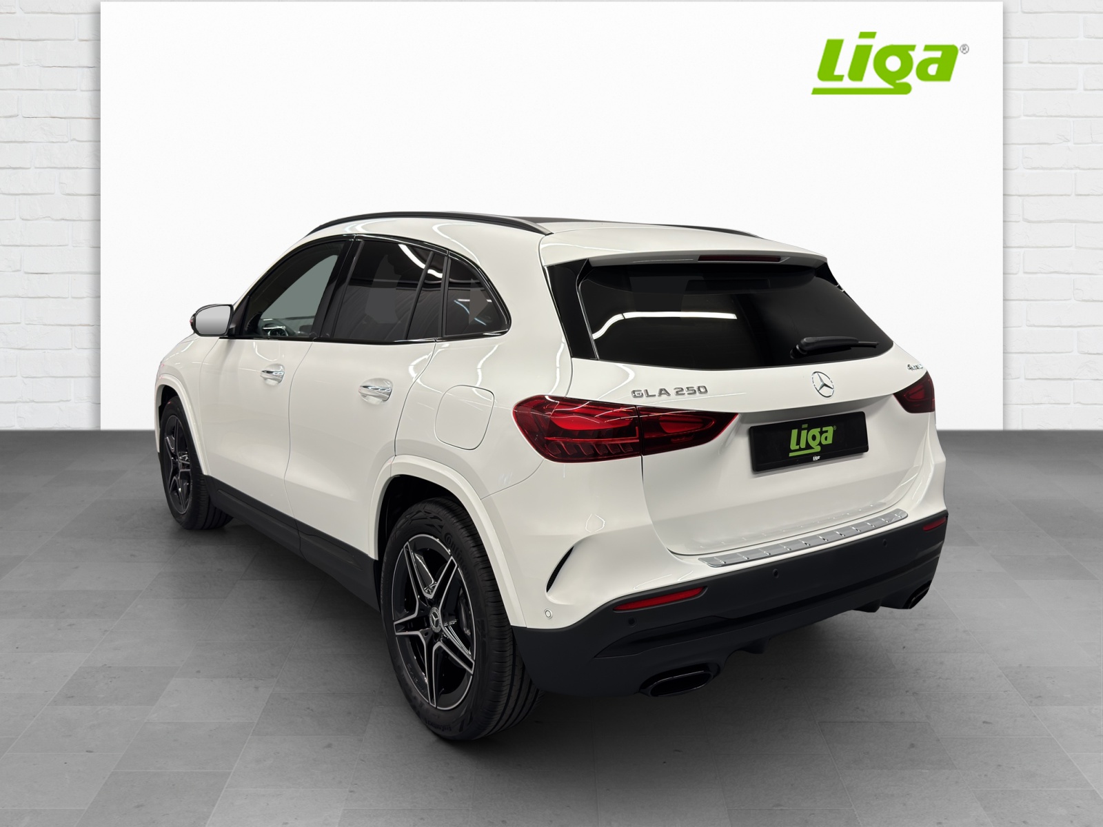 MERCEDES-BENZ GLA 250 Swiss Star - 4