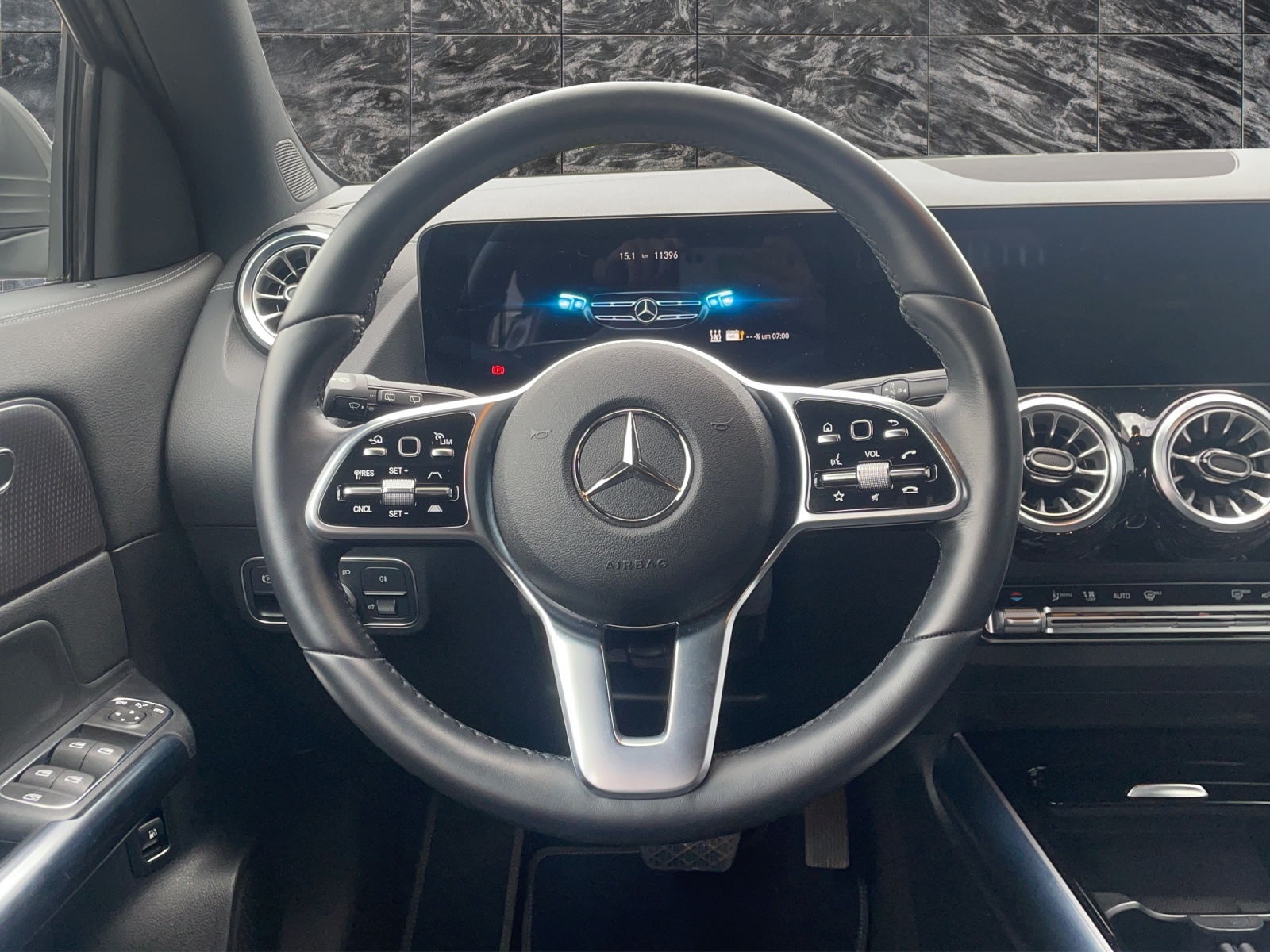 MERCEDES-BENZ GLA 250e Progressive 8G-DCT - 12