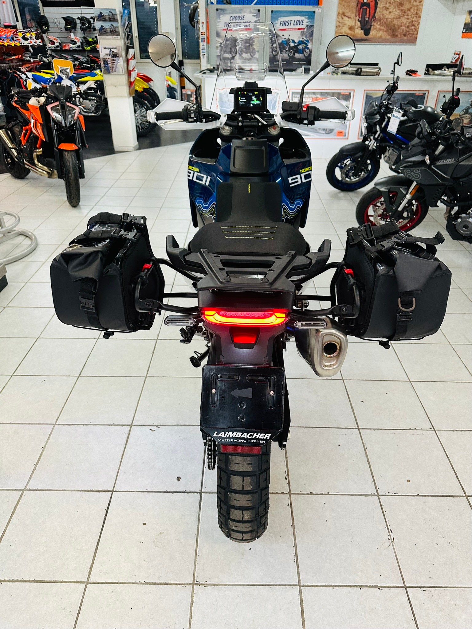 HUSQVARNA Norden 901 Expedition - 7