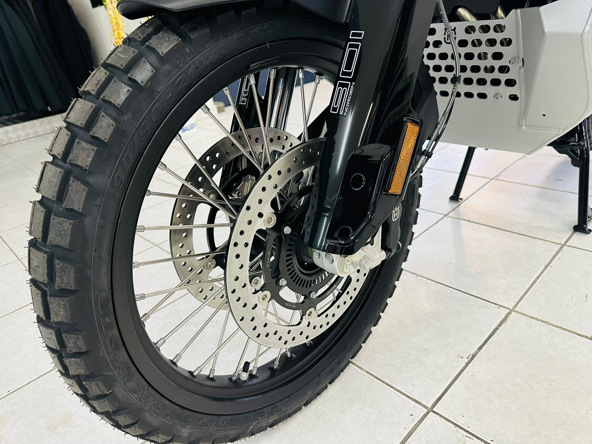 HUSQVARNA Norden 901 Expedition - 9