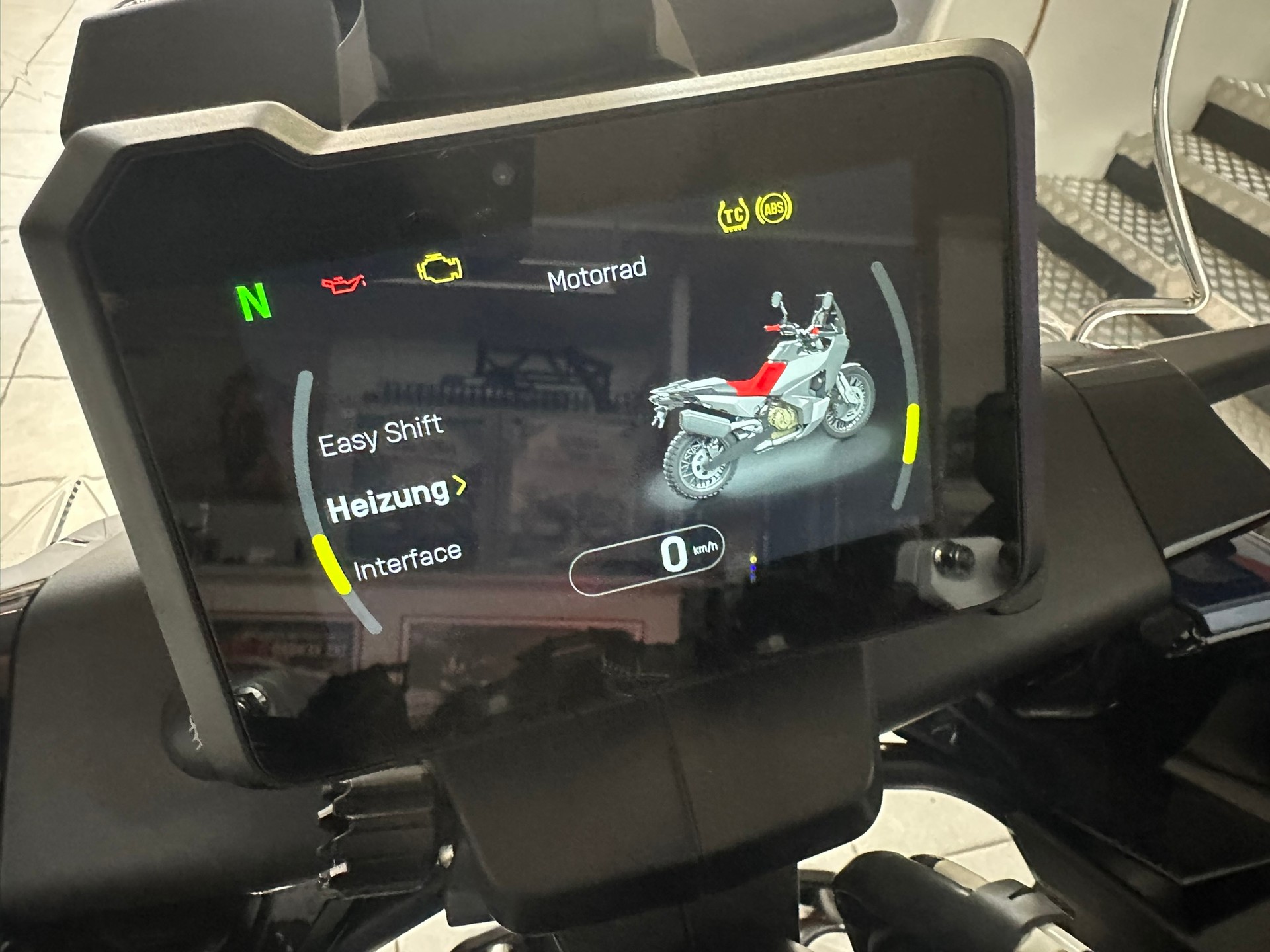 HUSQVARNA Norden 901 Expedition - 14