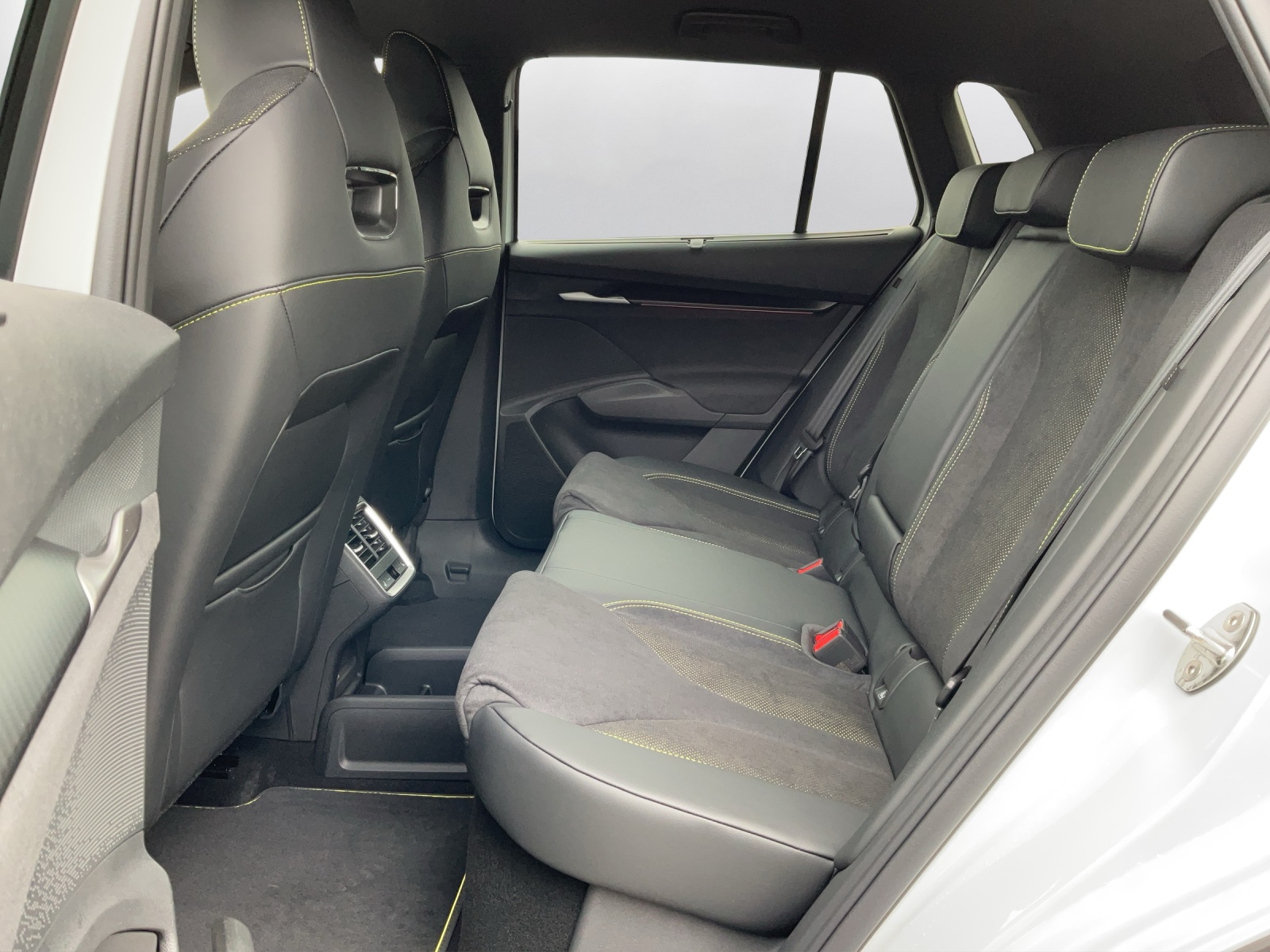 SKODA Elroq 85 RS 4x4 - 11