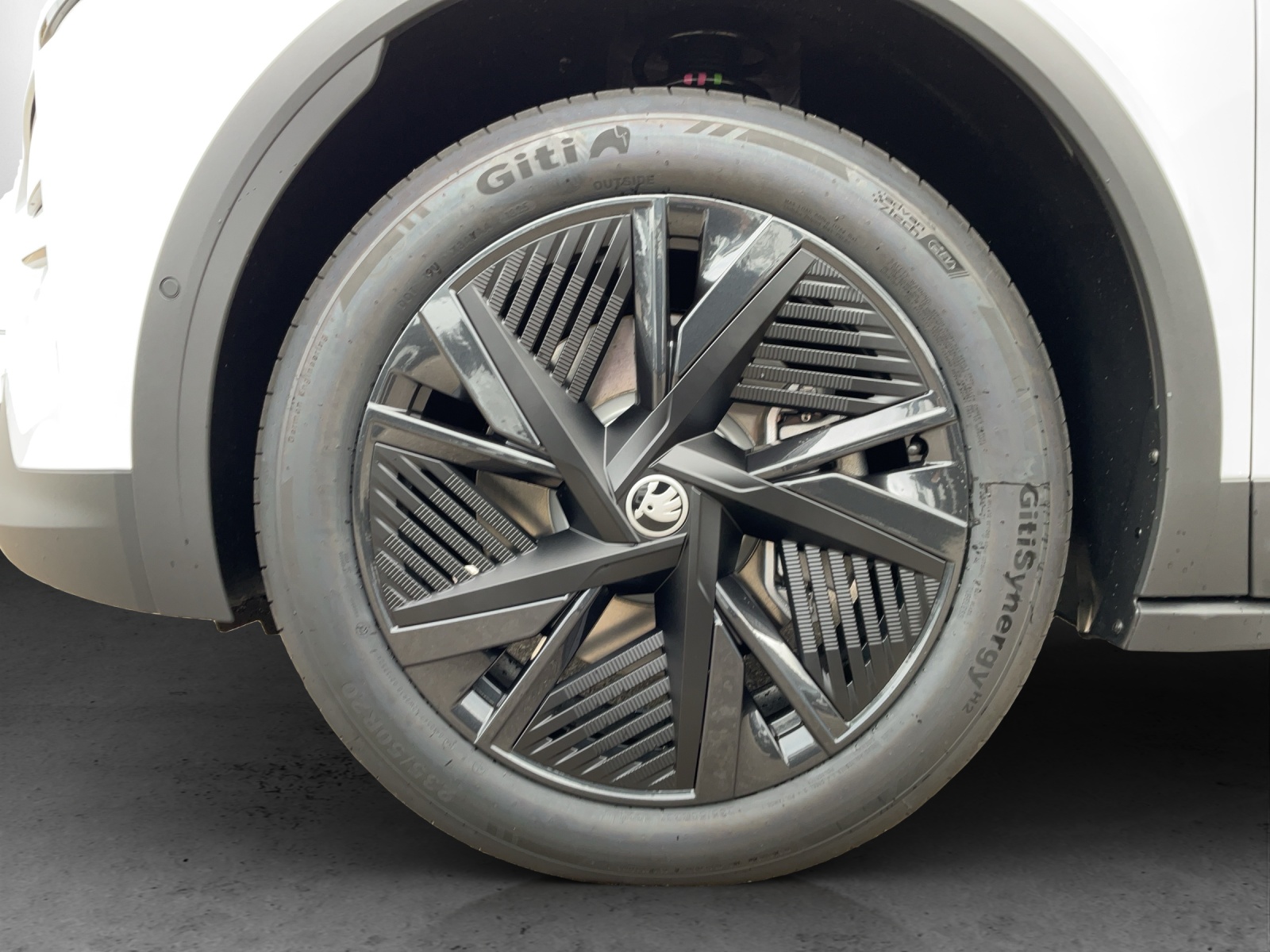 SKODA Elroq 85 RS 4x4 - 13