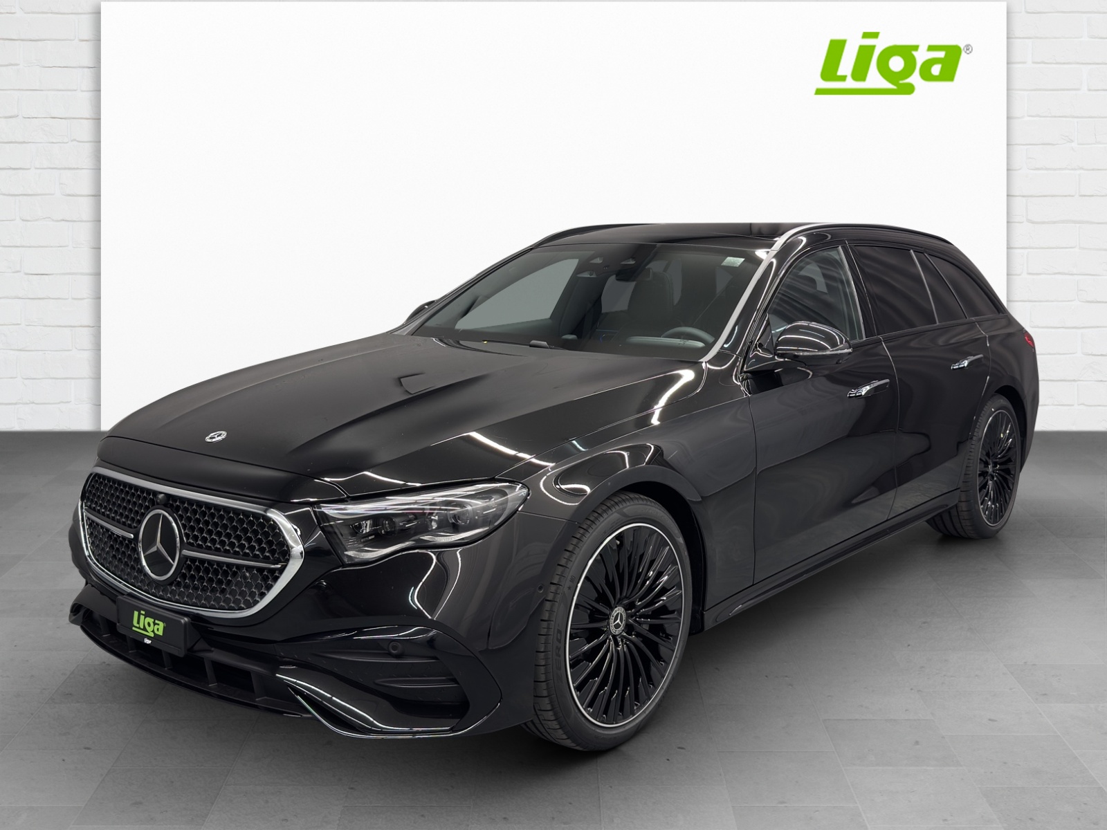 MERCEDES-BENZ E 220 d AMG Line 4Matic T-Modell - 2
