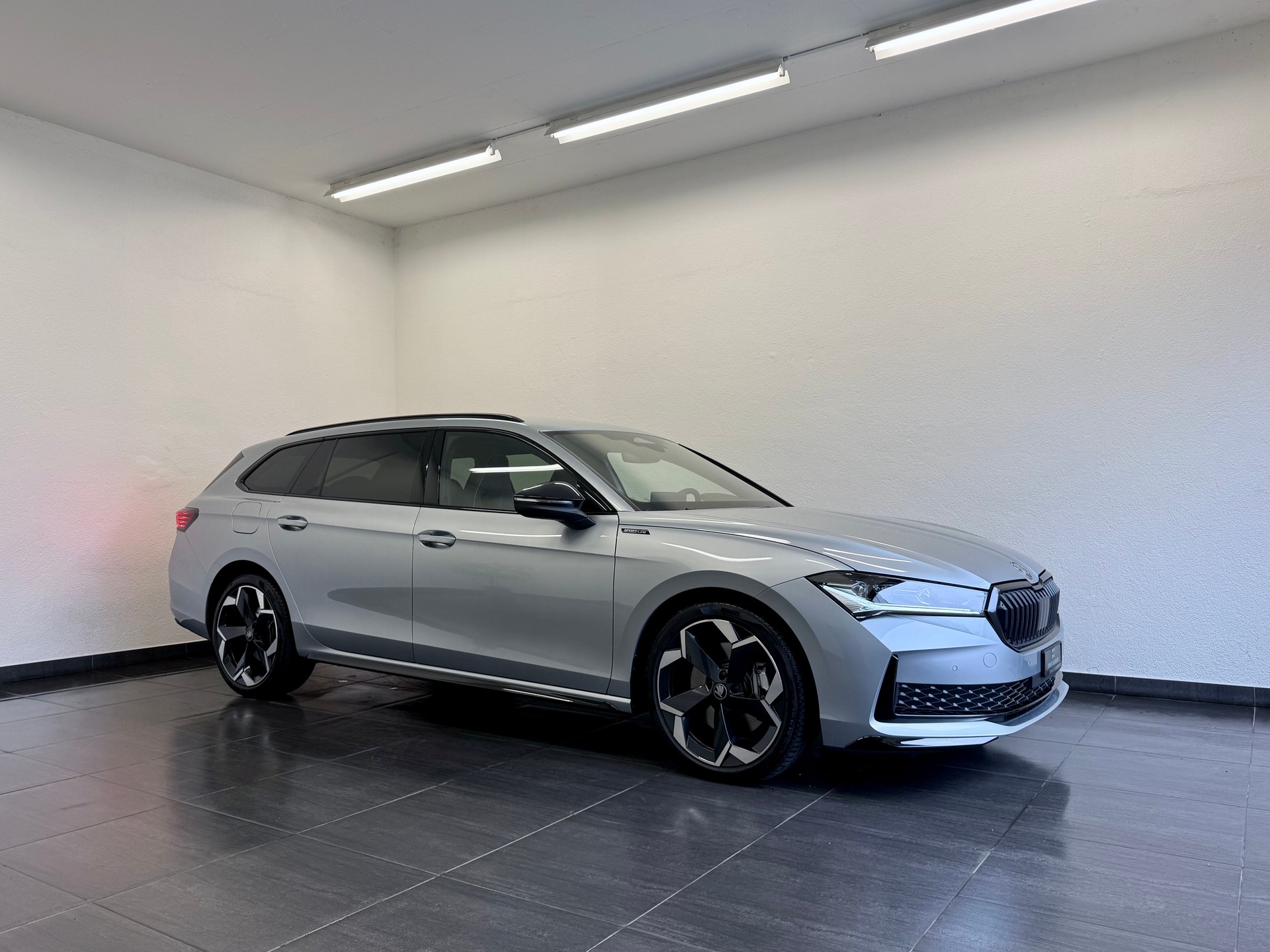 SKODA Superbe Combi Sportline 2.0 TDI 4x4 DSG
