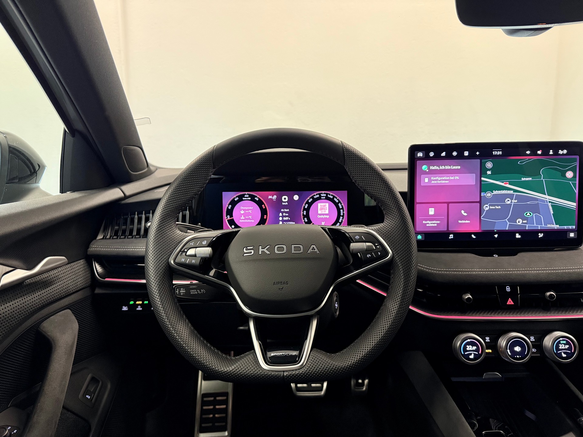 SKODA Superbe Combi Sportline 2.0 TDI 4x4 DSG - 17