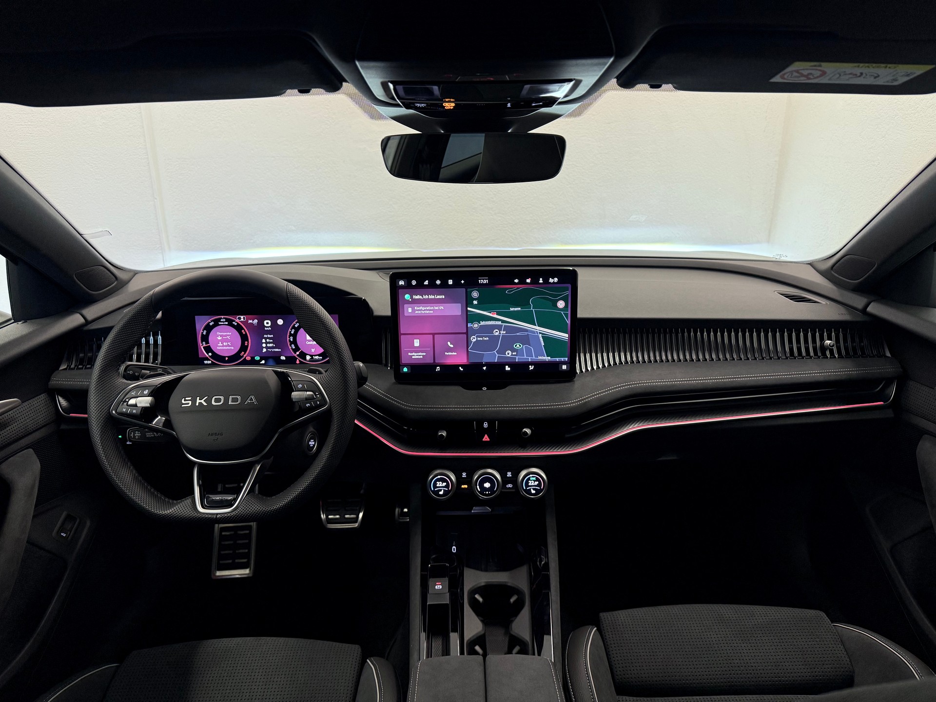 SKODA Superbe Combi Sportline 2.0 TDI 4x4 DSG - 16