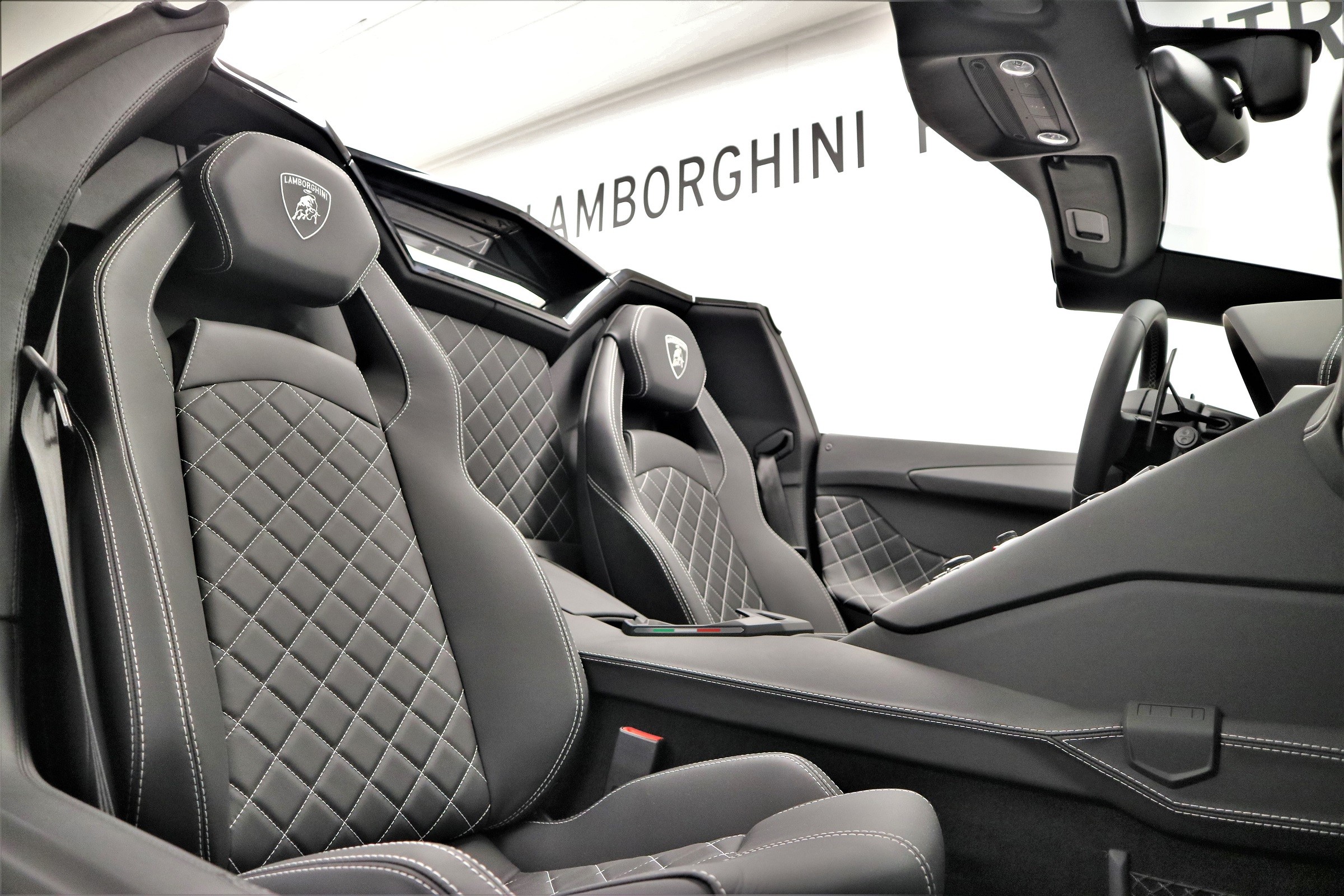 Aventador S LP740-4 Roadster E-Gear thumbnail n°3