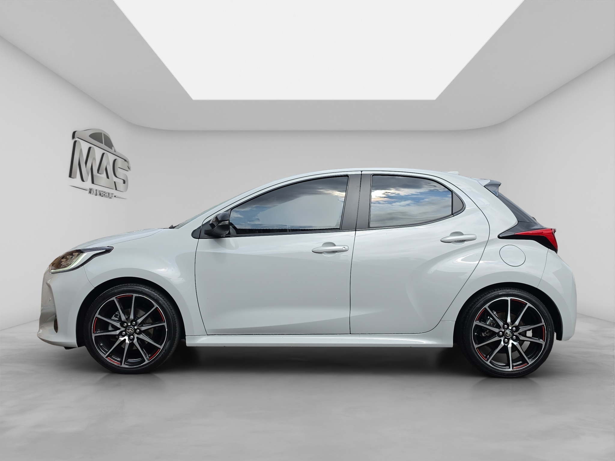 TOYOTA YARIS 3