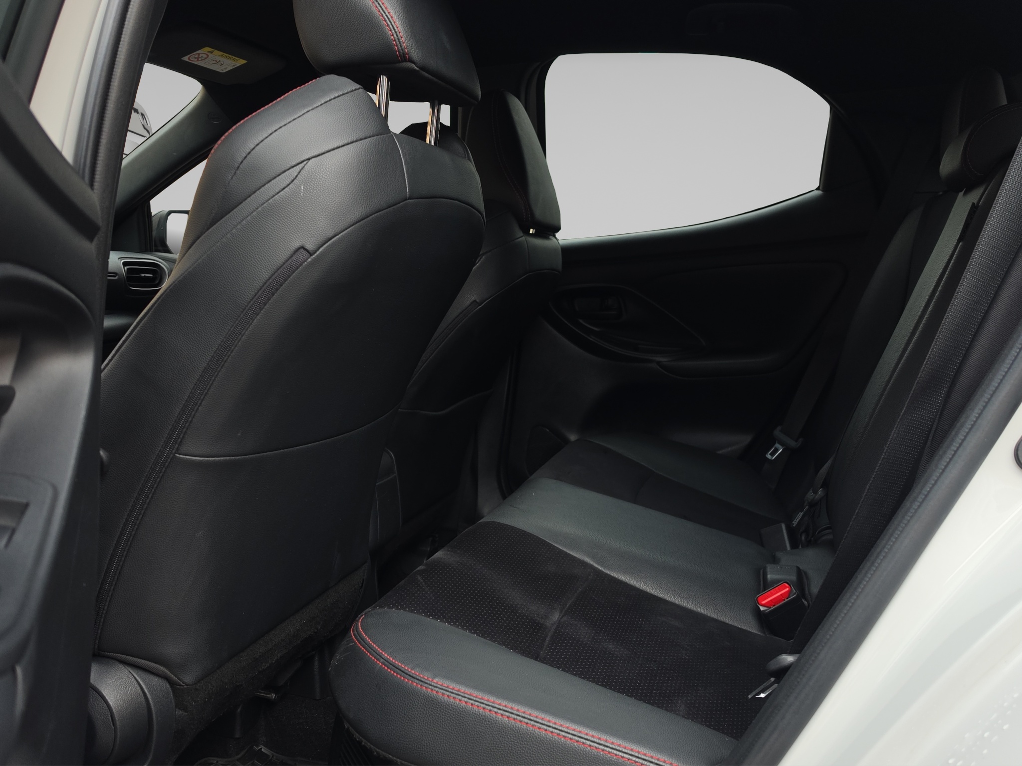 TOYOTA YARIS 13