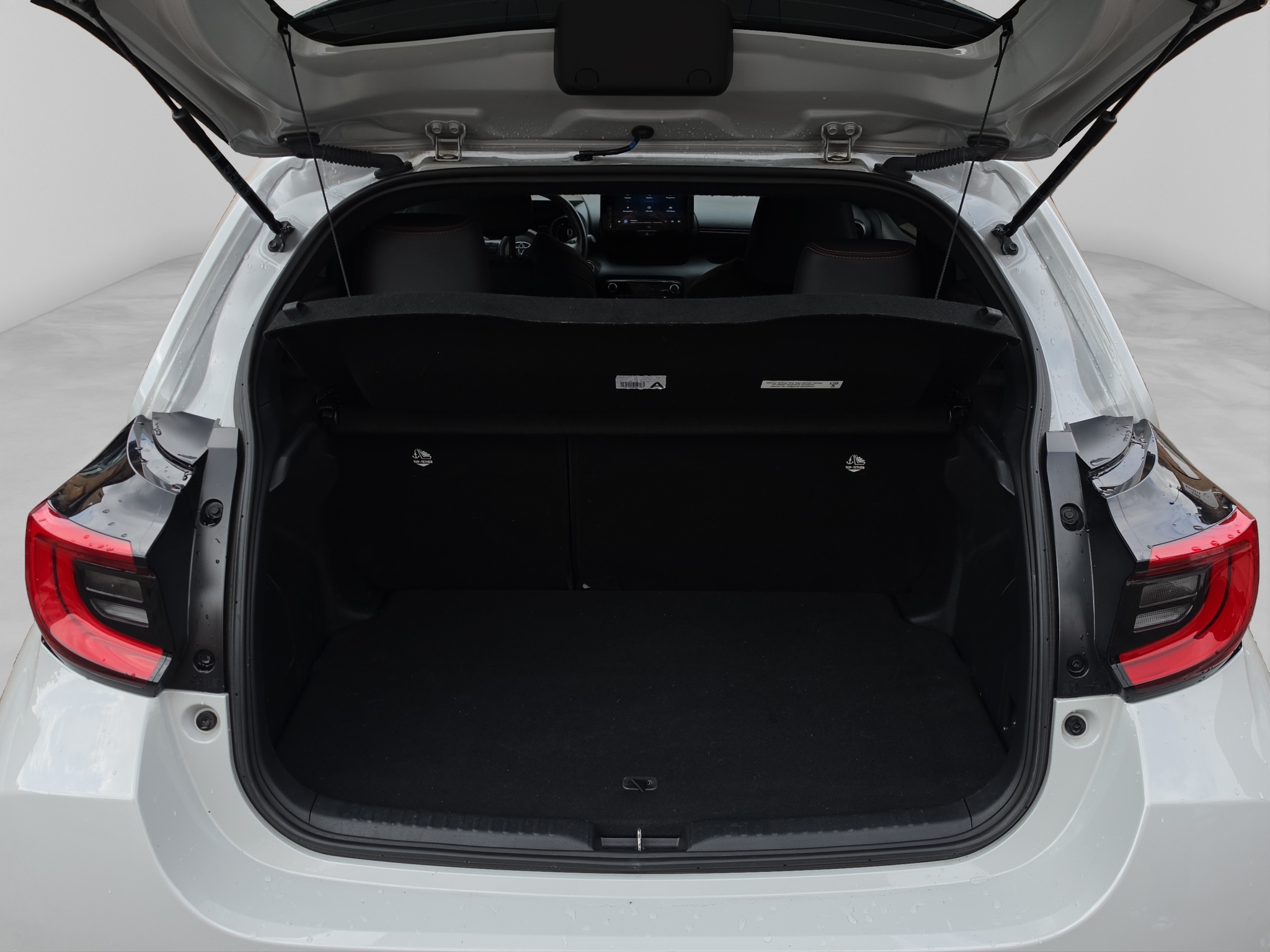 TOYOTA YARIS 16