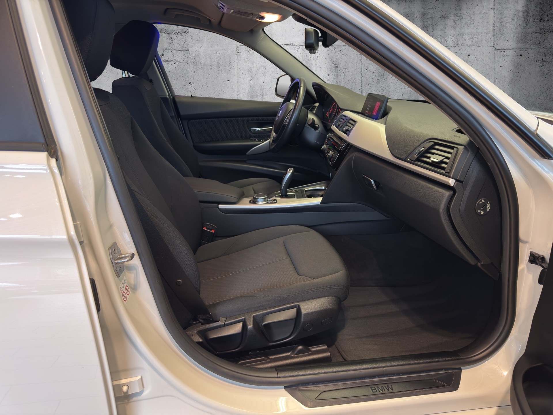 BMW 320d xDrive Touring Steptronic - 13